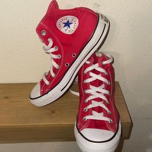 Women’s 8 red converse high tops
